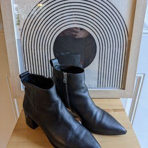 Everlane Boss Boot - Black Pebbled, Size 6.5